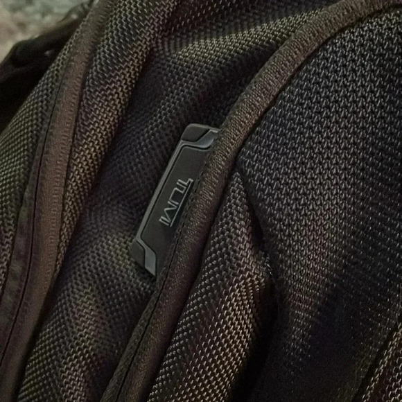 Tumi Travel Briefcase Laptop Bag Expandable Business Commute Carry On - Picture 4 of 9